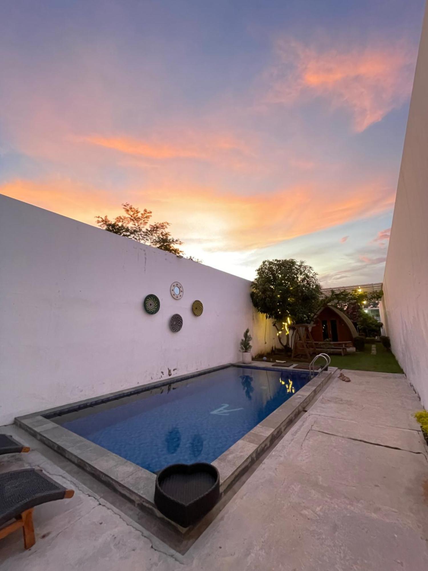 Villa Rumah Putih Jogja Джокьякарта Экстерьер фото