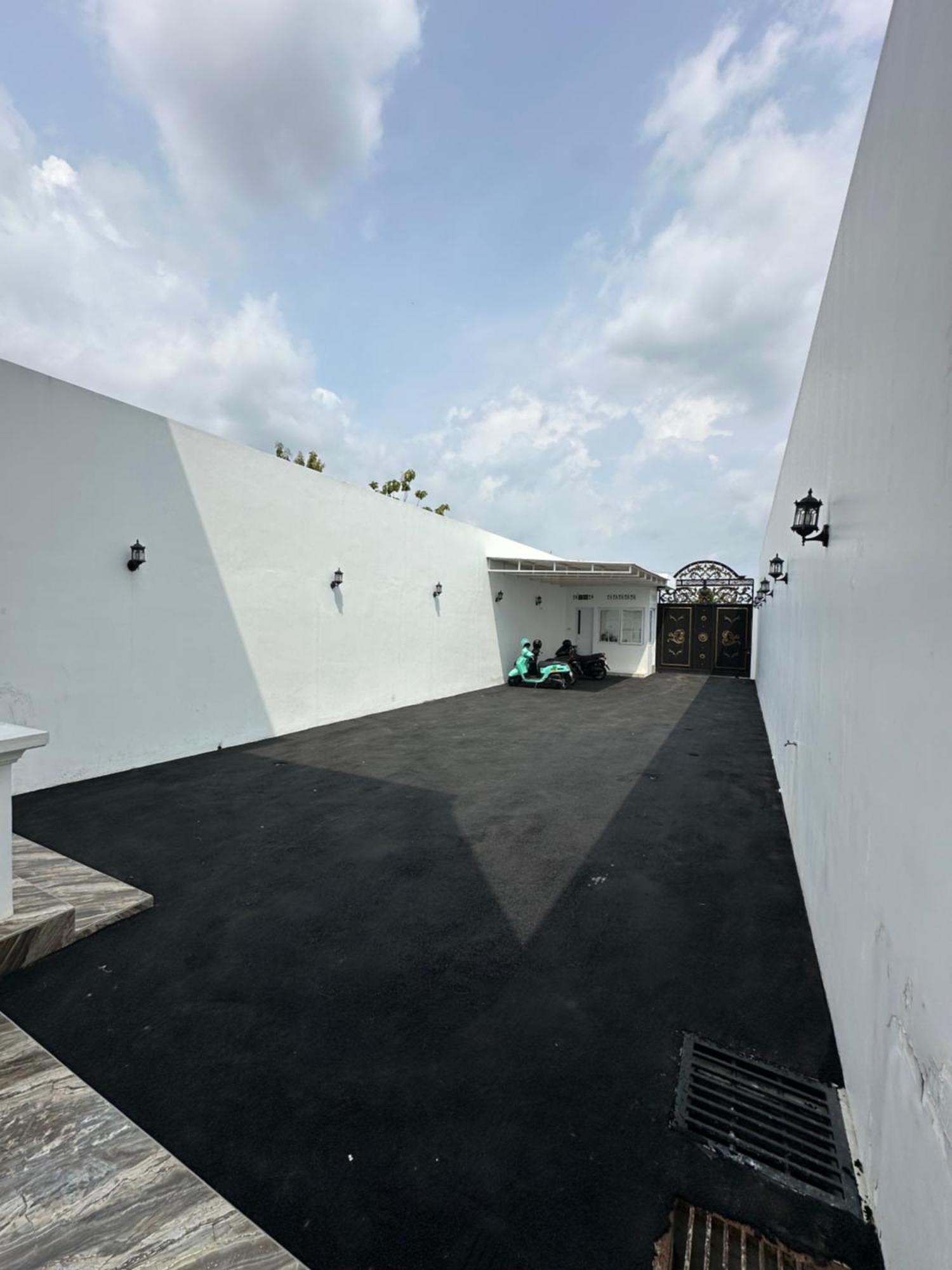 Villa Rumah Putih Jogja Джокьякарта Экстерьер фото
