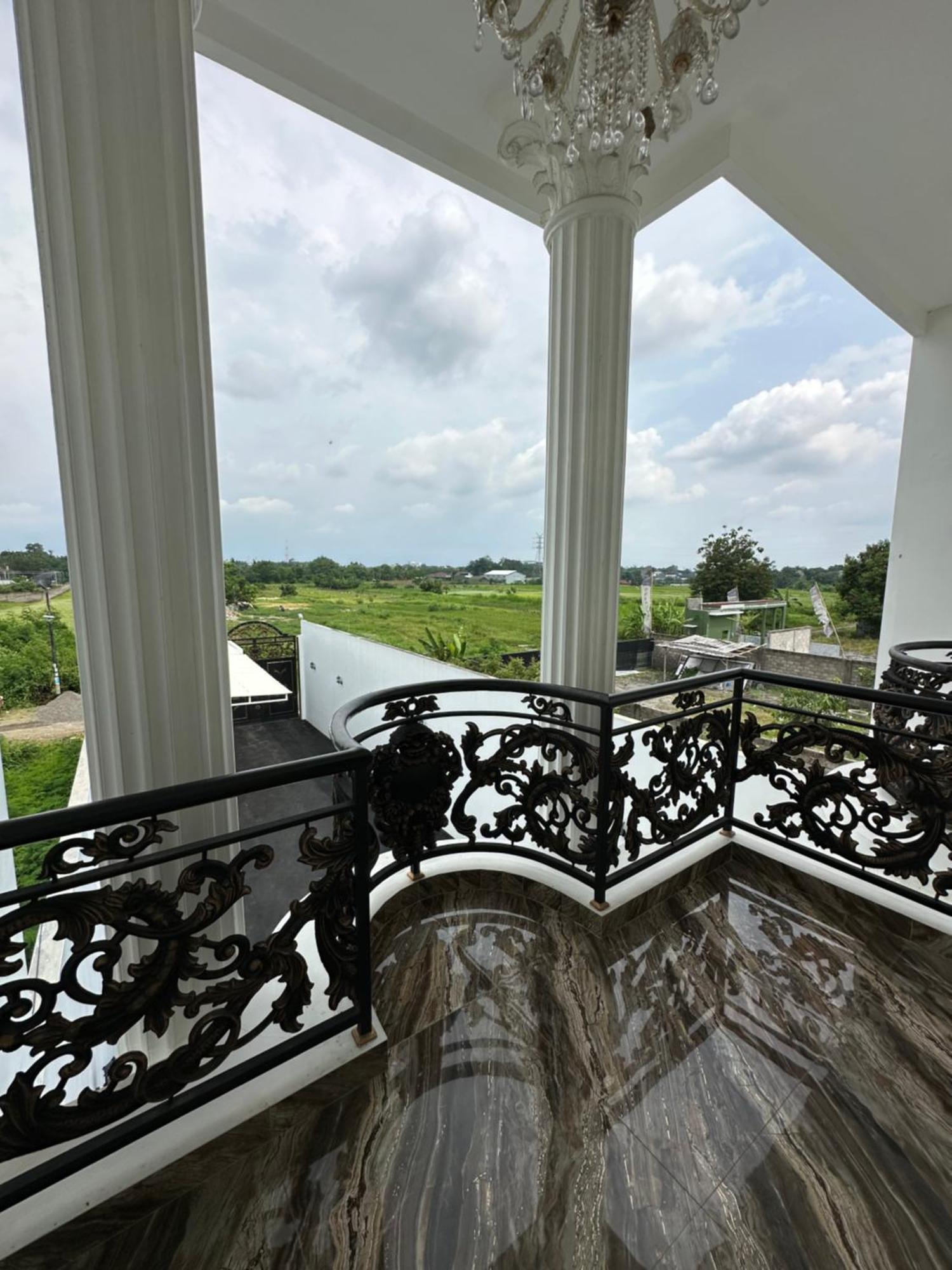 Villa Rumah Putih Jogja Джокьякарта Экстерьер фото